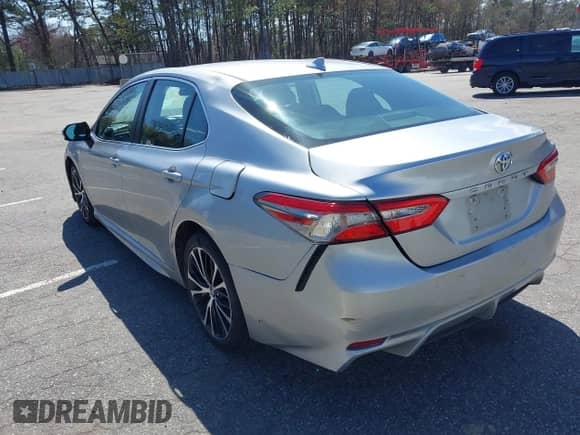 2019 Toyota Camry LE z VIN 4T1B11HK5KU719169, wystawiony jako IAAI lot #41972503 z przebiegiem 194 259 mil mil oraz . Historia ofert i sprzedaży dostępna na DreamBid. Obrazek 3.