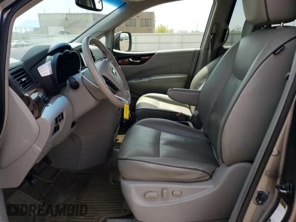 ✅ 2015 Nissan Quest S • VIN: JN8AE2KP9F9123753 • Lot: 49522193. Wystawiony na Copart z przebiegiem 109 695 mil. Bezpłatny archiwum sprzedaży aukcyjnych z USA i szczegółowy raport historii pojazdu na DreamBid. Zdjęcie 7.