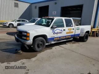 2000 Chevrolet Silverado 3500 with VIN 1GCHC33J6YF481641, listed as a Copart auction lot 63652095 with 263,930 mi miles and Salvage title. Bid and sale history available at DreamBid. Image 1.