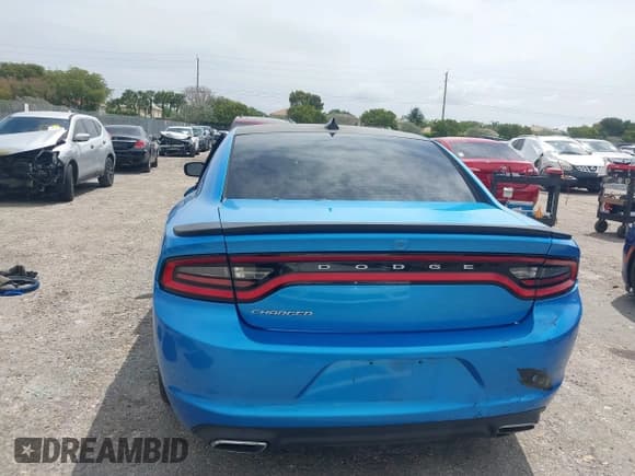 ✅ 2015 Dodge Charger SXT • VIN: 2C3CDXHG3FH827754 • Lot: 42012425. Listed on IAAI with 119,057 mi. Free auction sales archive from the USA and detailed vehicle history report at DreamBid. Image 16.