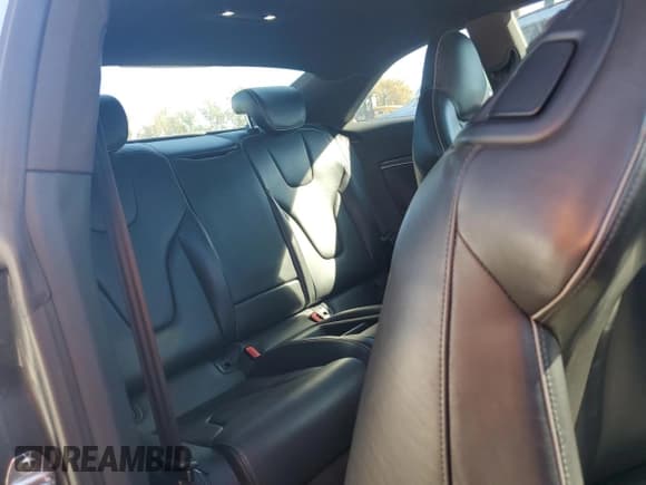 ✅ 2013 Audi RS 5 • VIN: WUAC6AFR1DA900836 • Lot: 90638635. Wystawiony na Copart z przebiegiem 134 509 mil. Bezpłatny archiwum sprzedaży aukcyjnych z USA i szczegółowy raport historii pojazdu na DreamBid. Zdjęcie 10.