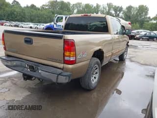 ✅ 1999 Chevrolet Silverado 1500 LS • VIN: 1GCEK19T8XE113369 • Lot: 43300041. Wystawiony na IAAI z przebiegiem 257 154 mil. Bezpłatny archiwum sprzedaży aukcyjnych z USA i szczegółowy raport historii pojazdu na DreamBid. Zdjęcie 4.