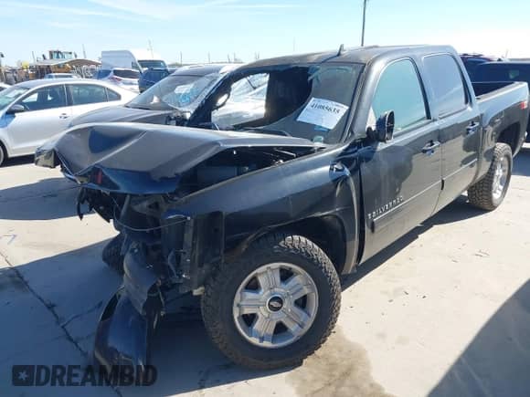 2007 Chevrolet Silverado 1500 1LT with VIN 3GCEK13MX7G515582, listed as a IAAI auction lot 41085635 with Not provided miles and . Bid and sale history available at DreamBid. Image 11.