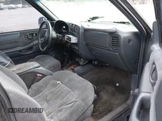 ✅ 1998 Chevrolet S-10 LS • VIN: 1GCCS19X0W8190289 • Лот: 42342516. Опубликован ранее на IAAI с пробегом Не указан. Бесплатный доступ к архиву аукционных продаж из США и подробный отчёт об истории автомобиля на DreamBid. Изображение 5.