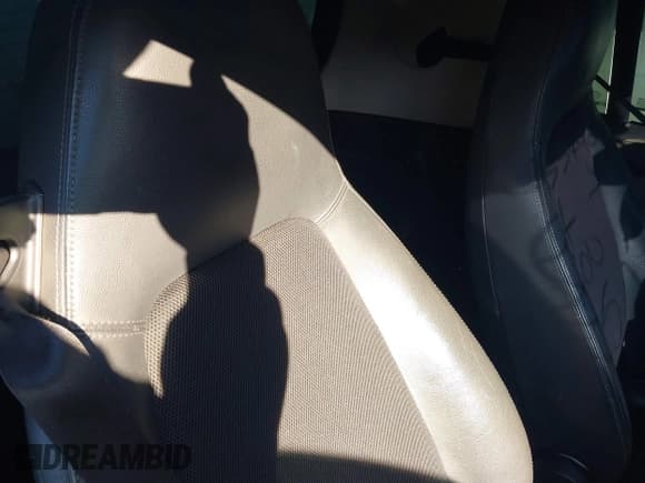 ✅ 2008 Smart fortwo Pure • VIN: WMEEJ31X28K119962 • Lot: 43379666. Wystawiony na IAAI z przebiegiem Nie podano. Bezpłatny archiwum sprzedaży aukcyjnych z USA i szczegółowy raport historii pojazdu na DreamBid. Zdjęcie 8.