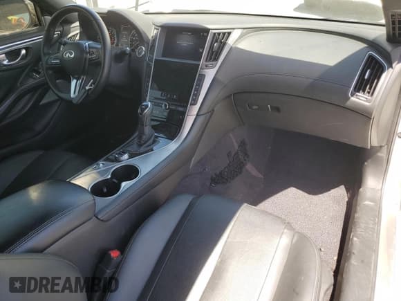 ✅ 2022 Infiniti Q60 Luxe • VIN: JN1EV7KK4NM600859 • Lot: 61187225. Wystawiony na Copart z przebiegiem 24 211 mil. Bezpłatny archiwum sprzedaży aukcyjnych z USA i szczegółowy raport historii pojazdu na DreamBid. Zdjęcie 8.