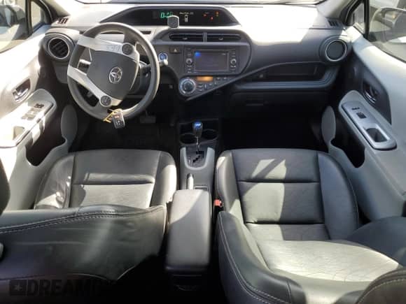 2012 Toyota Prius Two с VIN JTDKDTB39C1007307, выставлен на аукционе Copart как лот 84910615 с пробегом 235 656 миль миль и Списание • Salvage title. История ставок и продаж доступна на DreamBid. Изображение 8.