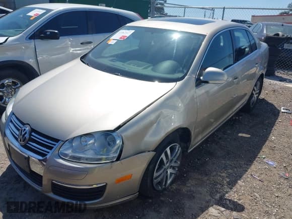 ✅ 2006 Volkswagen Jetta 2.5L • VIN: 3VWSG71K46M798471 • Лот: 41982917. Опубликован ранее на IAAI с пробегом 32 389 миль. Бесплатный доступ к архиву аукционных продаж из США и подробный отчёт об истории автомобиля на DreamBid. Изображение 6.