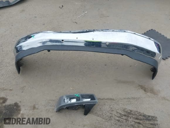 ✅ 2020 Chevrolet Express Cargo • VIN: 1GCWGAFG9L1268012 • Lot: 42160133. Listed on IAAI with 68,445 mi. Free auction sales archive from the USA and detailed vehicle history report at DreamBid. Image 12.