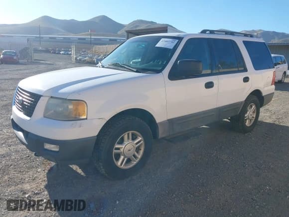 ✅ 2006 Ford Expedition Special Service • VIN: 1FMPU16546LA82927 • Lot: 43483742. Wystawiony na IAAI z przebiegiem 264 765 mil. Bezpłatny archiwum sprzedaży aukcyjnych z USA i szczegółowy raport historii pojazdu na DreamBid. Zdjęcie 2.