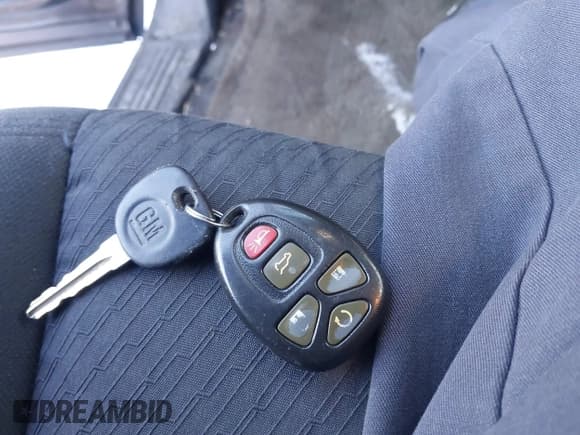 ✅ 2010 GMC Yukon • VIN: 1GKUKAE01AR114889 • Lot: 43828218. Wystawiony na IAAI z przebiegiem 217 994 mil. Bezpłatny archiwum sprzedaży aukcyjnych z USA i szczegółowy raport historii pojazdu na DreamBid. Zdjęcie 11.