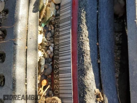 2001 Chevrolet Silverado 1500 с VIN 1GCEK14W61Z235620, выставлен на аукционе Copart как лот 76887924 с пробегом Не указан миль и На запчасти • Non repairable. История ставок и продаж доступна на DreamBid. Изображение 13.