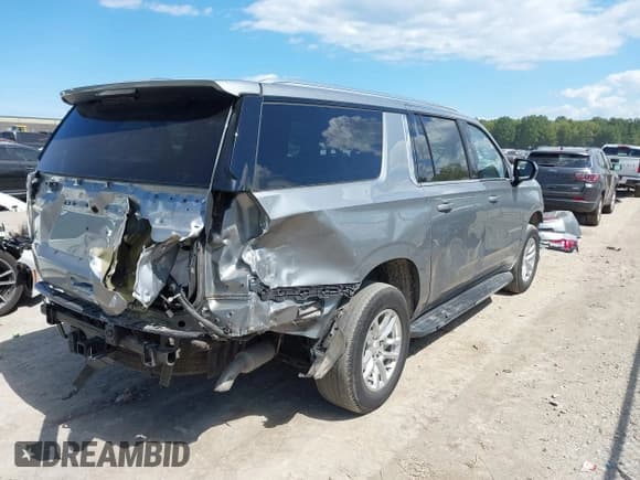 ✅ 2023 Chevrolet Suburban LS • VIN: 1GNSKBKD1PR534412 • Лот: 43128954. Опубликован ранее на IAAI с пробегом 63 521 миль. Бесплатный доступ к архиву аукционных продаж из США и подробный отчёт об истории автомобиля на DreamBid. Изображение 4.