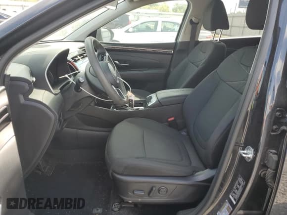 ✅ 2022 Hyundai Tucson SEL • VIN: 5NMJB3AE1NH036233 • Lot: 72701404. Wystawiony na Copart z przebiegiem 22 710 mil. Bezpłatny archiwum sprzedaży aukcyjnych z USA i szczegółowy raport historii pojazdu na DreamBid. Zdjęcie 7.