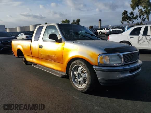 ✅ 1997 Ford F-150 • VIN: 1FTDX1720VKB06308 • Лот: 82727655. Опубликован ранее на Copart с пробегом 270 080 миль. Бесплатный доступ к архиву аукционных продаж из США и подробный отчёт об истории автомобиля на DreamBid. Изображение 4.
