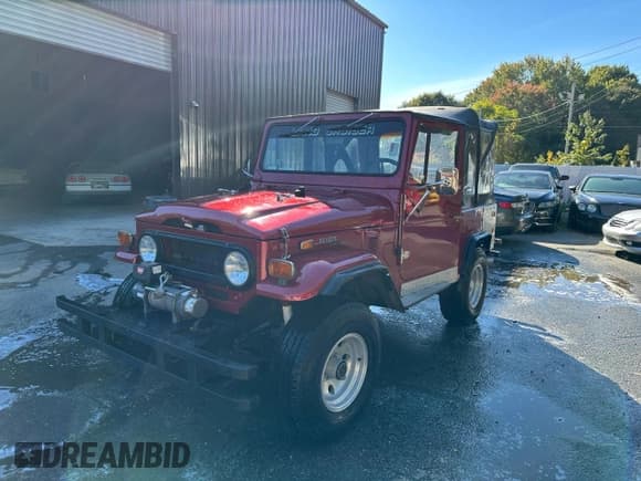 ✅ 1972 Toyota Land Cruiser • VIN: FJ40114980 • Lot: 84749065. Wystawiony na Copart z przebiegiem 84 812 mil. Bezpłatny archiwum sprzedaży aukcyjnych z USA i szczegółowy raport historii pojazdu na DreamBid. Zdjęcie 2.