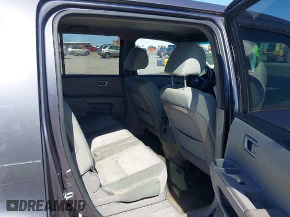 ✅ 2015 Honda Pilot LX • VIN: 5FNYF3H29FB031458 • Lot: 43502189. Wystawiony na IAAI z przebiegiem 233 955 mil. Bezpłatny archiwum sprzedaży aukcyjnych z USA i szczegółowy raport historii pojazdu na DreamBid. Zdjęcie 8.