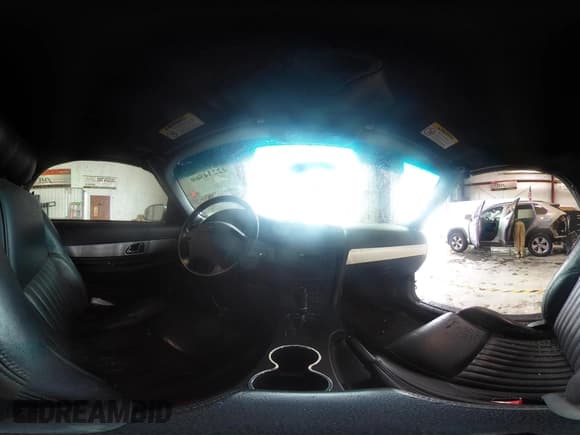 ✅ 2004 Ford Thunderbird Deluxe • VIN: 1FAHP60AX4Y102980 • Lot: 42234569. Listed on IAAI with 35,273 mi. Free auction sales archive from the USA and detailed vehicle history report at DreamBid. Image 19.