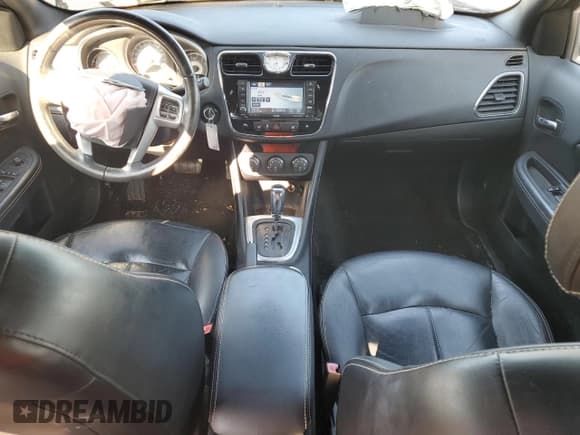 ✅ 2011 Chrysler 200 Limited • VIN: 1C3BC2FB5BN501092 • Lot: 68453035. Listed on Copart with 100,002 mi. Free auction sales archive from the USA and detailed vehicle history report at DreamBid. Image 8.