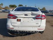 ✅ 2020 Ford Fusion SE • VIN: 3FA6P0LU5LR266094 • Lot: 43575328. Wystawiony na IAAI z przebiegiem 159 974 mil. Bezpłatny archiwum sprzedaży aukcyjnych z USA i szczegółowy raport historii pojazdu na DreamBid. Zdjęcie 6.