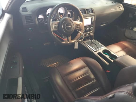 ✅ 2014 Dodge Challenger SXT Plus • VIN: 2C3CDYAG6EH217930 • Lot: 45213035. Wystawiony na Copart z przebiegiem 182 837 mil. Bezpłatny archiwum sprzedaży aukcyjnych z USA i szczegółowy raport historii pojazdu na DreamBid. Zdjęcie 8.