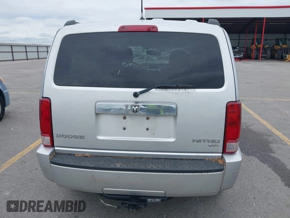 ✅ 2010 Dodge Nitro SXT • VIN: 1D4PU5GK8AW121691 • Lot: 42735788. Listed on IAAI with 206,284 mi. Free auction sales archive from the USA and detailed vehicle history report at DreamBid. Image 16.