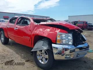 2012 Chevrolet Silverado 1500 LT z VIN 3GCPCSE03CG135662, wystawiony jako IAAI lot #42846105 z przebiegiem 356 208 mil mil oraz . Historia ofert i sprzedaży dostępna na DreamBid. Obrazek 1.