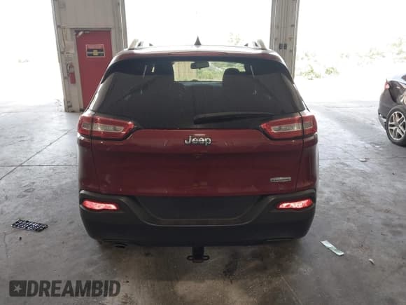 ✅ 2017 Jeep Cherokee Latitude • VIN: 1C4PJLCB8HW560464 • Lot: 42694469. Wystawiony na IAAI z przebiegiem 148 898 mil. Bezpłatny archiwum sprzedaży aukcyjnych z USA i szczegółowy raport historii pojazdu na DreamBid. Zdjęcie 16.