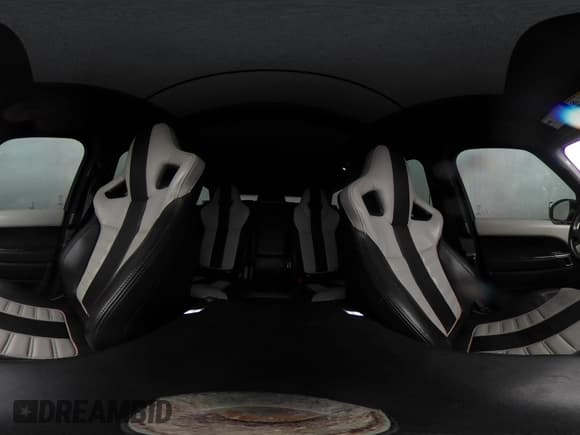 ✅ 2017 Land Rover Range Rover Sport SVR • VIN: SALWZ2FE2HA144422 • Lot: 42331478. Wystawiony na IAAI z przebiegiem 63 800 mil. Bezpłatny archiwum sprzedaży aukcyjnych z USA i szczegółowy raport historii pojazdu na DreamBid. Zdjęcie 18.