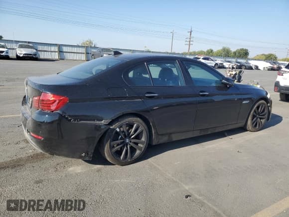 ✅ 2016 BMW 5 Series 528i xDrive • VIN: WBA5A7C51GG644009 • Lot: 82069235. Wystawiony na Copart z przebiegiem 87 726 mil. Bezpłatny archiwum sprzedaży aukcyjnych z USA i szczegółowy raport historii pojazdu na DreamBid. Zdjęcie 3.
