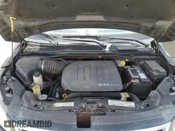 ✅ 2012 Volkswagen Routan S • VIN: 2C4RVAAG4CR215515 • Lot: 57142244. Listed on Copart with 177,320 mi. Free auction sales archive from the USA and detailed vehicle history report at DreamBid. Image 13.