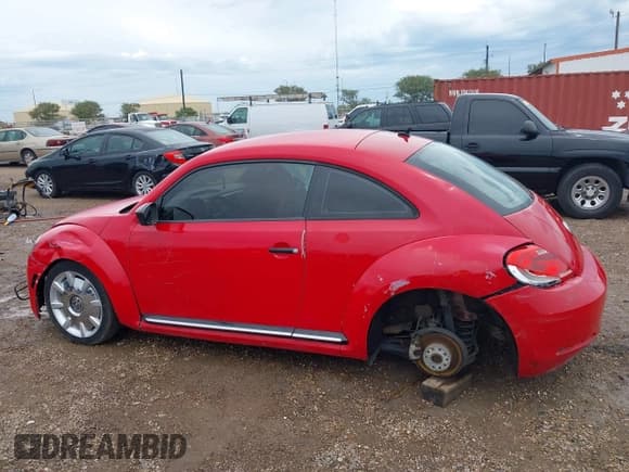 ✅ 2015 Volkswagen Beetle Fleet Edition • VIN: 3VWF17AT6FM629094 • Lot: 42458638. Listed on IAAI with 96,683 mi. Free auction sales archive from the USA and detailed vehicle history report at DreamBid. Image 6.