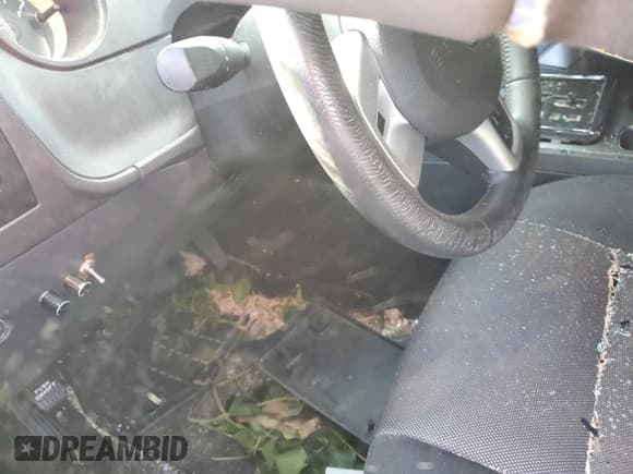 ✅ 2013 Dodge Challenger SXT • VIN: 2C3CDYAGXDH662976 • Lot: 75132514. Wystawiony na Copart z przebiegiem Nie podano. Bezpłatny archiwum sprzedaży aukcyjnych z USA i szczegółowy raport historii pojazdu na DreamBid. Zdjęcie 8.