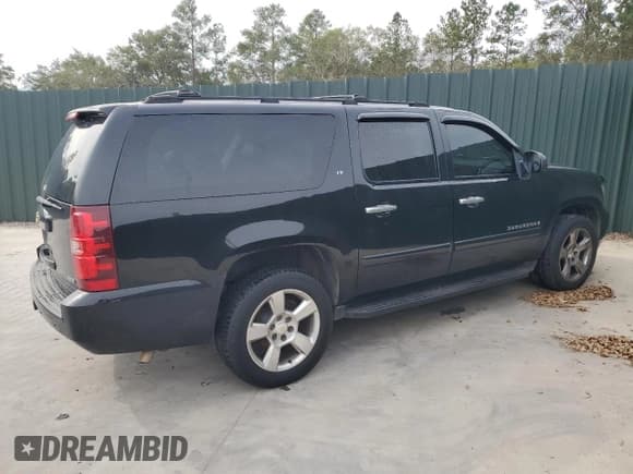 ✅ 2007 Chevrolet Suburban LT • VIN: 3GNFC160X7G167848 • Lot: 73155784. Wystawiony na Copart z przebiegiem 284 166 mil. Bezpłatny archiwum sprzedaży aukcyjnych z USA i szczegółowy raport historii pojazdu na DreamBid. Zdjęcie 3.