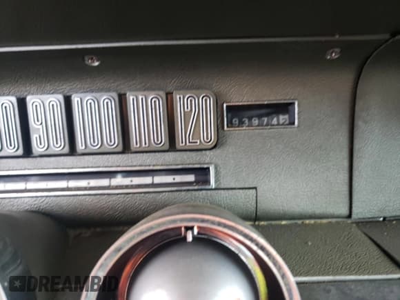 ✅ 1966 Ford Thunderbird • VIN: 6Y83Q121322 • Лот: 53203085. Опубликован ранее на Copart с пробегом 93 974 миль. Бесплатный доступ к архиву аукционных продаж из США и подробный отчёт об истории автомобиля на DreamBid. Изображение 9.