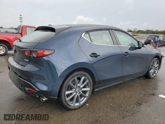 ✅ 2021 Mazda 3 Preferred • VIN: JM1BPBLL0M1347527 • Лот: 55561255. Опубликован ранее на Copart с пробегом 38 266 миль. Бесплатный доступ к архиву аукционных продаж из США и подробный отчёт об истории автомобиля на DreamBid. Изображение 3.
