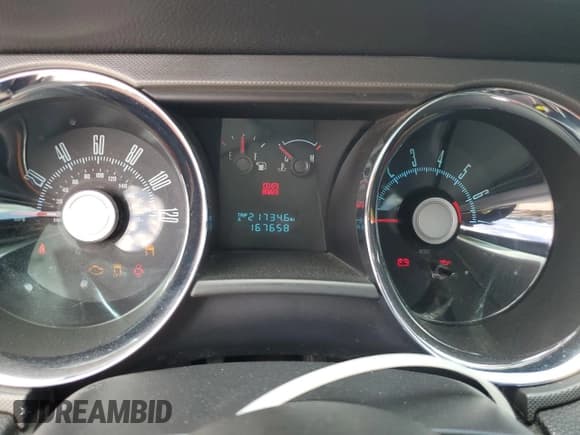 ✅ 2010 Ford Mustang V6 • VIN: 1ZVBP8AN0A5134117 • Lot: 80562895. Wystawiony na Copart z przebiegiem 167 658 mil. Bezpłatny archiwum sprzedaży aukcyjnych z USA i szczegółowy raport historii pojazdu na DreamBid. Zdjęcie 9.