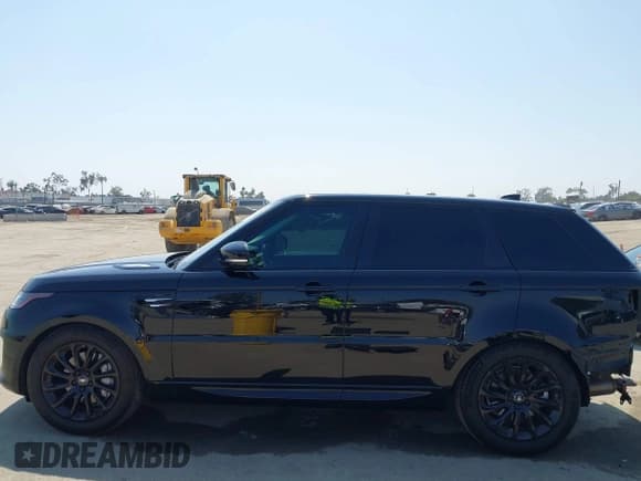✅ 2020 Land Rover Range Rover Sport HSE • VIN: SALWR2SU6LA884514 • Lot: 42420304. Listed on IAAI with 89,760 mi. Free auction sales archive from the USA and detailed vehicle history report at DreamBid. Image 15.