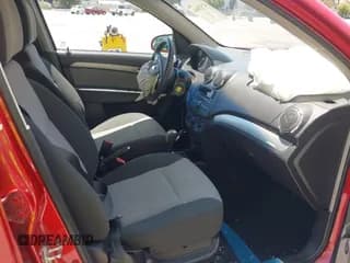 ✅ 2011 Chevrolet Aveo 2LT • VIN: KL1TG6DE5BB214921 • Lot: 42519604. Wystawiony na IAAI z przebiegiem 46 608 mil. Bezpłatny archiwum sprzedaży aukcyjnych z USA i szczegółowy raport historii pojazdu na DreamBid. Zdjęcie 5.