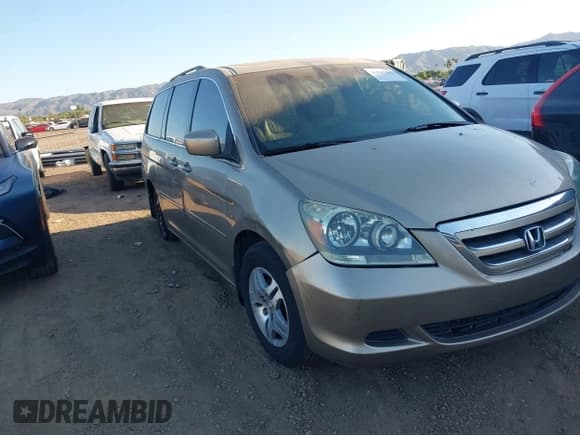 ✅ 2005 Honda Odyssey EX-L • VIN: 5FNRL38655B416417 • Lot: 43597382. Wystawiony na IAAI z przebiegiem 179 055 mil. Bezpłatny archiwum sprzedaży aukcyjnych z USA i szczegółowy raport historii pojazdu na DreamBid. Zdjęcie 1.