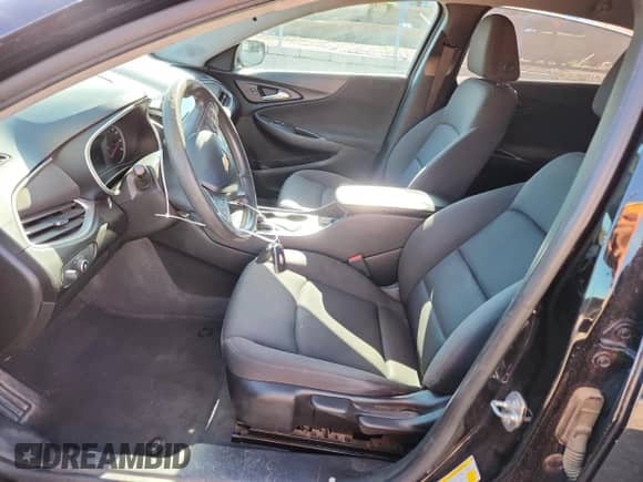 ✅ 2019 Chevrolet Malibu LS • VIN: 1G1ZB5ST4KF126490 • Lot: 67961035. Wystawiony na Copart z przebiegiem 116 455 mil. Bezpłatny archiwum sprzedaży aukcyjnych z USA i szczegółowy raport historii pojazdu na DreamBid. Zdjęcie 7.