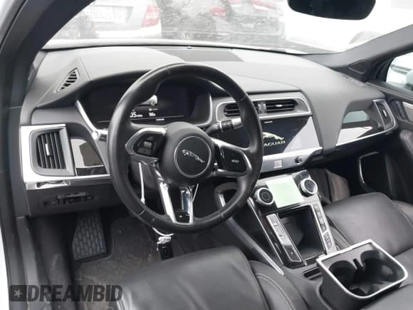 ✅ 2020 Jaguar I-Pace SE • VIN: SADHC2S14L1F85800 • Lot: 42444115. Wystawiony na IAAI z przebiegiem 51 249 mil. Bezpłatny archiwum sprzedaży aukcyjnych z USA i szczegółowy raport historii pojazdu na DreamBid. Zdjęcie 22.