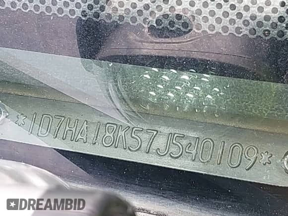 2007 Dodge 1500 ST z VIN 1D7HA18K57J540109, wystawiony jako IAAI lot #42807587 z przebiegiem 186 822 mil mil oraz . Historia ofert i sprzedaży dostępna na DreamBid. Obrazek 9.