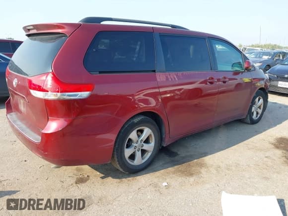✅ 2014 Toyota Sienna LE AAS • VIN: 5TDKK3DC0ES471725 • Lot: 43061361. Listed on IAAI with 194,913 mi. Free auction sales archive from the USA and detailed vehicle history report at DreamBid. Image 4.