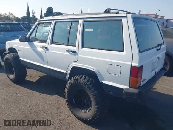 ✅ 1994 Jeep Cherokee Sport • VIN: 1J4FT68S3RL219678 • Лот: 43226294. Опубликован ранее на IAAI с пробегом 221 116 миль. Бесплатный доступ к архиву аукционных продаж из США и подробный отчёт об истории автомобиля на DreamBid. Изображение 3.