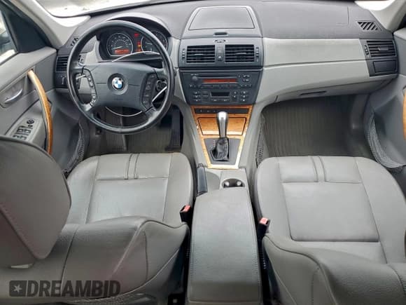 ✅ 2005 BMW X3 3.0i • VIN: WBXPA93495WD22340 • Lot: 94585595. Wystawiony na Copart z przebiegiem 129 323 mil. Bezpłatny archiwum sprzedaży aukcyjnych z USA i szczegółowy raport historii pojazdu na DreamBid. Zdjęcie 8.