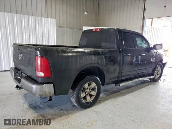 2020 Ram 1500 Tradesman z VIN 1C6RR6FG5LS151100, wystawiony jako Copart lot #85910465 z przebiegiem 110 094 mil mil oraz Czysty tytuł • Clean title. Historia ofert i sprzedaży dostępna na DreamBid. Obrazek 3.