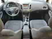 2018 Chevrolet Cruze LT z VIN 1G1BE5SM9J7224392, wystawiony jako Copart lot #82199325 z przebiegiem 156 330 mil mil oraz Szkoda całkowita • Salvage title. Historia ofert i sprzedaży dostępna na DreamBid. Obrazek 8.