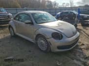 ✅ 2013 Volkswagen Beetle 2.5L • VIN: 3VWJX7AT8DM665018 • Lot: 93881815. Wystawiony na Copart z przebiegiem 120 905 mil. Bezpłatny archiwum sprzedaży aukcyjnych z USA i szczegółowy raport historii pojazdu na DreamBid. Zdjęcie 4.