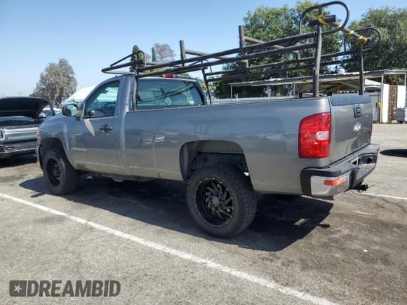 ✅ 2007 Chevrolet Silverado 2500HD Work Truck • VIN: 1GCHC24K57E602360 • Лот: 58250395. Опубликован ранее на Copart с пробегом 163 773 миль. Бесплатный доступ к архиву аукционных продаж из США и подробный отчёт об истории автомобиля на DreamBid. Изображение 2.